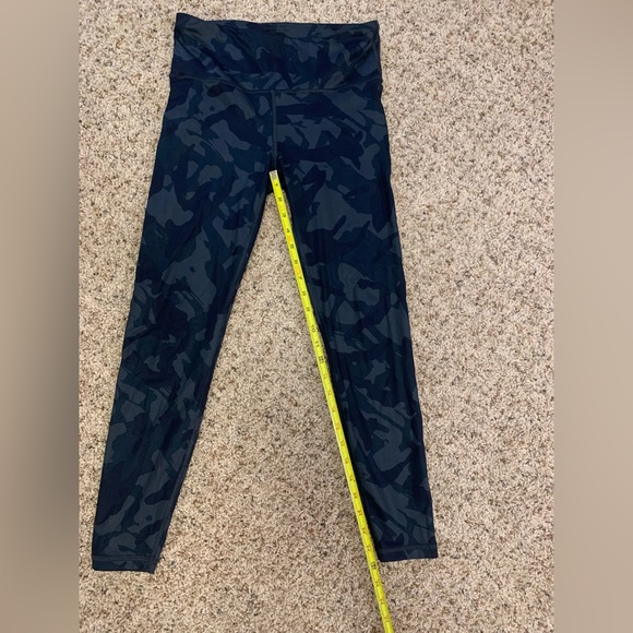 GAP Blue Camo Leggings in 7/8 Length - Picture 7 of 8